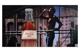 Coca cola werbestrategien quellen fazit erfolg durch: Der Coke Light Mann Ein Neues Lebensgefuhl Und Ein Herz Fur Frauen Ruckblick Auf Presseportal