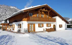 Sie kommen als fremder und gehen als freund, so lautet unser motto im haus magdalena, wo sie einen unvergesslichen. Unser Haus Im Winter Ferienwohnung Alpenwelt Wallgau