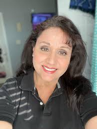 What hairstyle suits a 58-year-old?