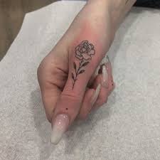 That's a fake tattoo, but would be lovely if real. 25 Simple And Small Tattoo Designs For Women Tikli