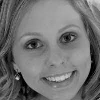 Kristen Faris's Instagram, Twitter & Facebook