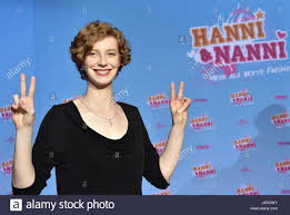 Anschließend folgten dort erste bühnenerfahrungen. Berlin Deutschland 14 Mai 2017 Schauspielerin Luise Wolfram Kommt Bei Der Weltpremiere Von Hanni Nanni Mehr Als Beste Freunde Lit Mehr Als Beste Freunde Im Kino In Der Kulturbrauerei Kino In