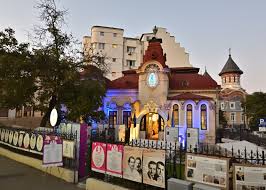Casa memorială „dinu lipatti este un muzeu dedicat vieţii şi activității unuia dintre cei mai mari compozitori şi pianişti români. Lipatti Special EdiÈ›ia A Xiv A In Luna Iubirii La Casa Artelor Dinu Lipatti