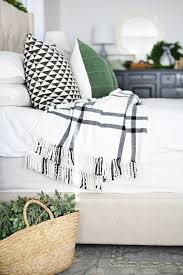 In this diy winter room decorating ideas for teenagers tutorial i show 10 beautiful diy projects on how to decorate your bedroom. 15 Beautiful Christmas Room Ideas Our Christmas Bedroom Decor Pink Peppermint Design
