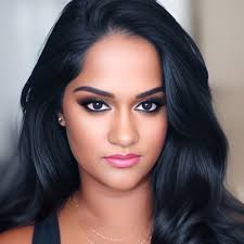 Sheena Mclean (@sheenapmclean)