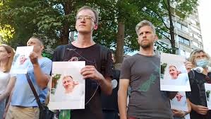 А не пустила этого слишком мощного для просто оказания помощи релокантам мужчину… служба безопасности украины, батулину на 3 года в. P3zjilcskmwlnm