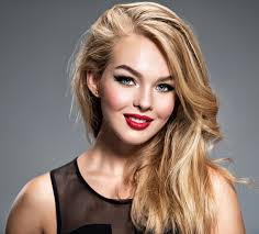 Wenn man sich die fotofreitage der vergangenheit einmal anschaut, dann wird man feststellen, daß ich selten lippenstift trage. Foto Blond Madchen Make Up Lacheln Haar Gesicht Junge Frau Rote