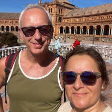 Is tipping expected in the Philippines?