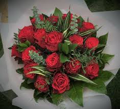 Wedding unity sand ceremony hourglass™ handmade in the us. Aylesbury Online Florist With Free Local Same Day And Free Next Day Delivery Telephone Orders Credi Wedding Flower Packages Funeral Gifts Fresh Flower Bouquets