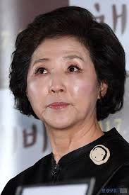 1972년 데뷔 후 49년 동안 수많은 작품에서 세상 모든 어머니들의 모습을 그리며, 국민 엄마로 사랑 받아 온 고두심. í¬í†  ê³ ë'ì‹¬ ê¸´ìž¥í•œ êµ­ë¯¼ ì—„ë§ˆ í•œê²½ë‹·ì»´