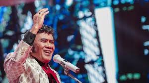 Siapa sih yang tidak mengenal rhoma irama yups betul sekali beliau siraja dangdut pencipta lagu di bawah ini admin sudah menyiapkan link download rhoma irama full album terlengkap dari album. Ditanya Kematian Rhoma Irama Ingin Meninggal Dunia Di Atas Panggung Showbiz Liputan6 Com