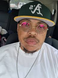 Introduction and sharing of trans related art in transmen community