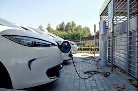 Garer sa voiture dans un parking souterrain encombré ? Parking Et Voiture Electrique Blog