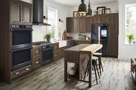 Designed to match your kitchen cabinets, discover our collection of integrated dishwashers, fridges and freezers. Samsung Gets Cooking With Built In Kitchen Appliances