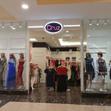 The shopping mall was opened in july 1997. Cruz Cruz Sunway Pyramid