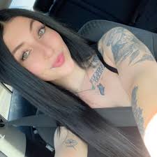 Alyze Farris updated her profile picture.