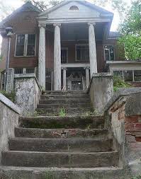 Pin By Selynda Tucker On Abandoned Abandoned Houses Abandoned Mansions Abandoned Places