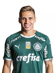 Raphael veiga é ofuscado por meia, líder nas estatísticas do palmeiras em 2021. Raphael Cavalcante Veiga Libertadores Da America Coritiba Campeonato Brasileiro