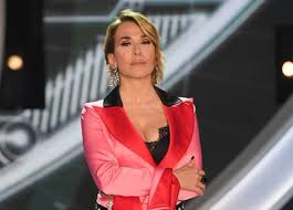 Ha segnato il 14.1% di share con 2.340.000 spettatori nella. Ascolti Tv Barbara D Urso Ancora Flop Mediaset Chiude Anche Domenica Live Affaritaliani It