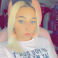 Renee Babb (@reneelynn95) • Instagram photos and videos