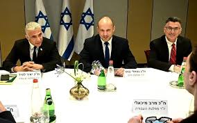 Only habayit hayehudi leader, naftali bennett, paused for a moment, turned around, and waved to the audience before stepping up. Bennett To Meet With Change Bloc Coalition Leaders Before Swearing In Ceremony The Times Of Israel
