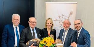 Am sonntag war sie zu gast bei catarina. Feier Ohne Brot Kein Frieden Und