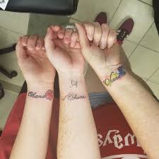 Ohana Mother Daughter Tattoos Older Sister On The Left With The Hibiscus Middle Child In The Mi Tattoos For Daughters Mother Daughter Tattoos Sibling Tattoos