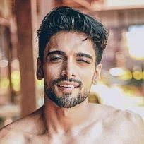 Akash Ahuja's Instagram, Twitter & Facebook