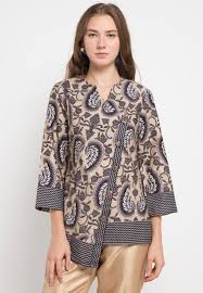 Baju batik kombinasi ini terus berkembang dan melahirkan banyak karya dari berbagai desainer. 45 Model Baju Batik Kerja Wanita Kombinasi Terbaru 2020 Bergaya