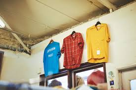 目指すは洋服が循環する社会 茅ヶ崎の古着屋 stone free を営むサーファー夫婦が伝えたいメッセージ 古着 屋 古着 茅ヶ崎