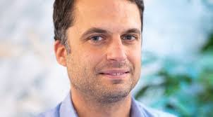 Ian Richer's Instagram, Twitter & Facebook