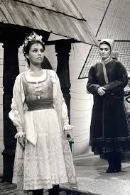 Srpna 1948 banská štiavnica) je slovenská herečka, diplomatka, státní úřednice a politička.vyučuje na vysoké škole cevro institut. Slovenska Sophia Loren Vasaryova Bola Zamlada Skutocna Sexbomba Galeria Topky Sk