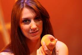 Young Playwright Explores Identity in Mueveme, Muevete