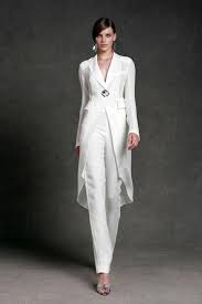 Des looks de mariée et d'invitée à un mariage et des propositions pour le 2019! Epingle Sur Mariage