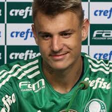 Sejam bem vindos a página oficial do atleta roger guedes jogador do shandong luneng ! Roger Guedes Age Bio Faces And Birthday