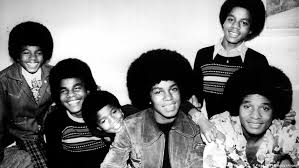 Filmul michael jacksons this is it va rula la cinema din 28 octombrie, timp de numai 2 săptămâni, în următoarele orașe: Vor Zehn Jahren Starb Michael Jackson Musik Dw 24 06 2019