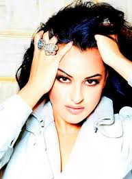 Sonakshi Sinha Sonakshi Sinha Sonakshi Sinha Saree Beautiful Indian Actress