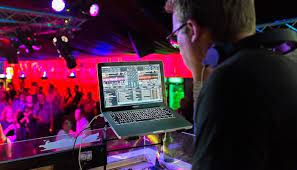 The dell xps has an 8th generation intel core i5 or i7. 10 Best Laptops For Music Production In 2021 Music Critic