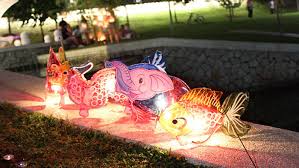 More commonly known as the mooncake festival, this celebratory period is eagerly anticipated by those keen to try the latest mooncake creations offered each year at this time. Guide To Mid Autumn Festival