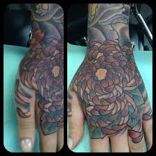Mum Hand Tattoo John Brehm At Yellow Rose Tattoo Club Kernersville Nc My Friend S Hand Gorgeous Hand Tattoos Yellow Rose Tattoos Tattoos