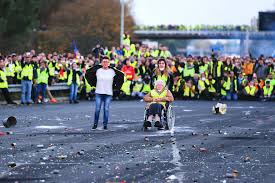Consultez nos 128745 annonces de particuliers et professionnels sur leboncoin. Gilets Jaunes Castaner Appelle A Debloquer Les Sites Sensibles