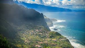 Jornais da ilha da madeira, jornais online da capital funchal, agência de noticias e informações ilha da municipios, freguesias e concelhos do arquipelago da madeira, webjornais online ilha da. Ilha Da Madeira Portugal Roteiro Da Ilha Da Madeira