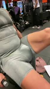 Lycra: Muscle guy with huge gym bulge - ThisVid.com