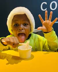 AboutLastNight...Annual Tree Lighting! What a great kickoff to the holiday  season! ❤️🎄 I love our little family traditions 🥰. This was our 4th year  in a row attending this event, and we