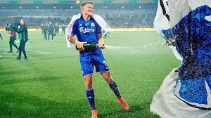 Og efterfølgende humpede han altså væk fra træningsbanen. Andreas Cornelius Fans Home Facebook