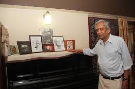 Early animations, which started appearing before 1910, consisted of simple drawings photographed one at a time. Ram Mohan The Father Of Indian Animation Is No More