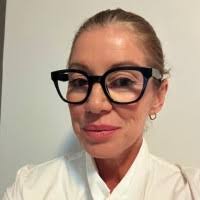 70+ "Selena" profiles