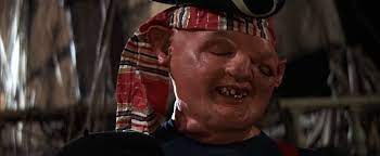 I goonies in streaming su altadefinizione, sette ragazzini americani che vivono nel quartiere di goon docks (goon sta per svitato, strambo) di una città costiera sono coinvolti in una. The Goonies 1985 Yify Download Movie Torrent Yts