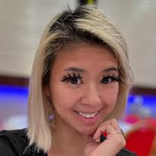 Swipe left ⬅️for before 👀 obsessed over this reverse balay color melt that  I did. 🥰 reverse balayage is a great option for someone solid blonde that  wants to add depth, someone