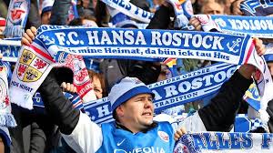 Hansa rostock und allgemein bekannt als hansa rostock, ist ein deutscher fußballverein aus rostock.mit 15.000 mitgliedern ist er einer der mitgliederstärksten sportvereine deutschlands. Montagspiele Hansa Rostock Legt Sich Mit Dfb An Sportbuzzer De